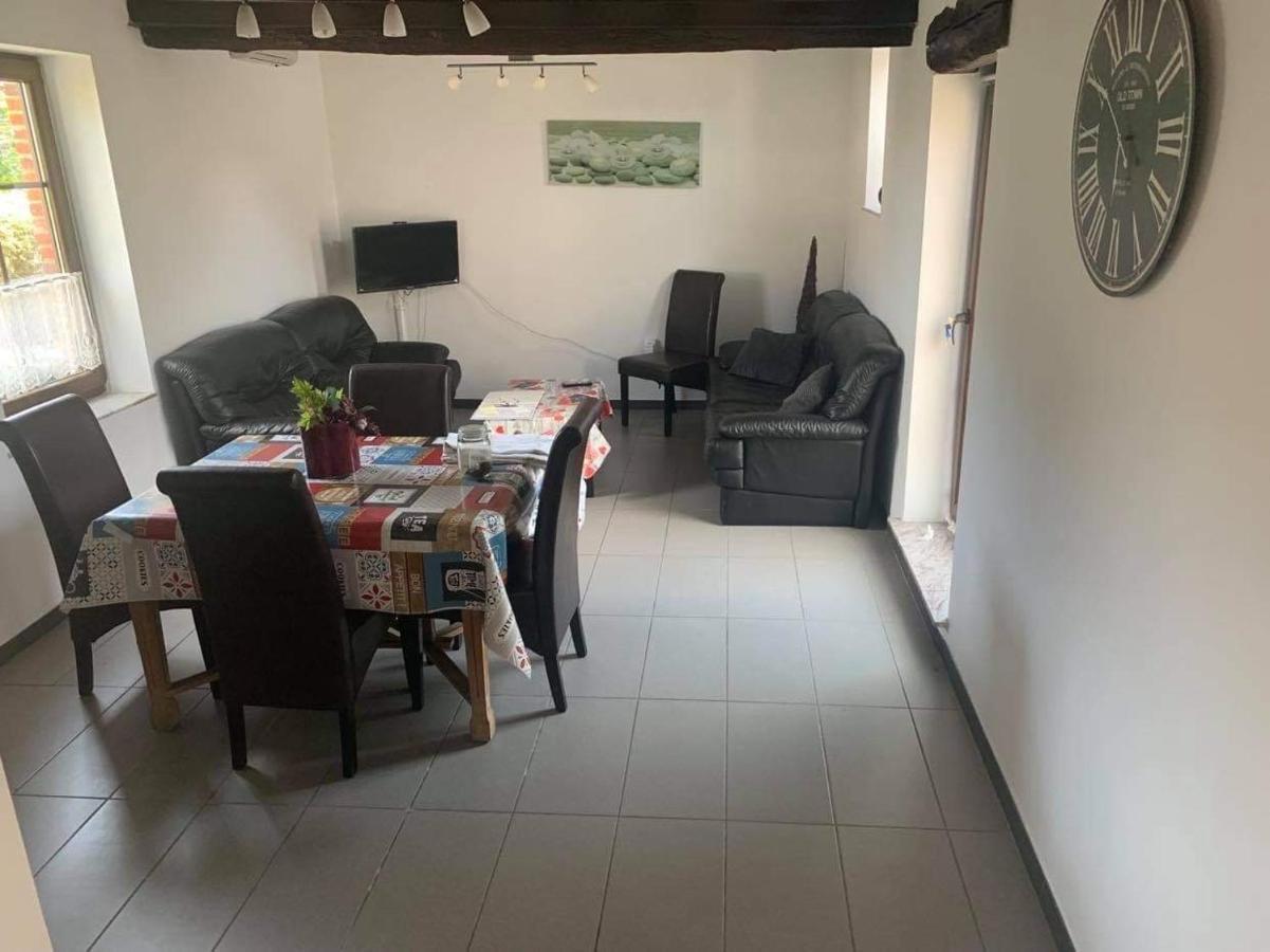 La Petite Maison Bienne-lez-Happart Exteriör bild