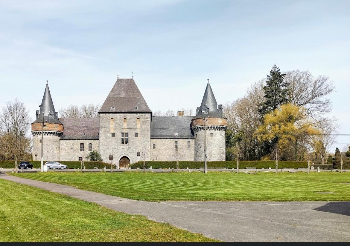 La Petite Maison Bienne-lez-Happart Exteriör bild