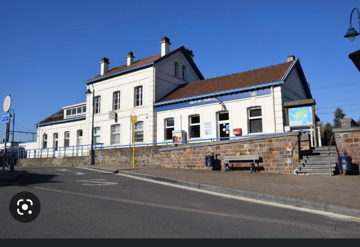 La Petite Maison Bienne-lez-Happart Exteriör bild